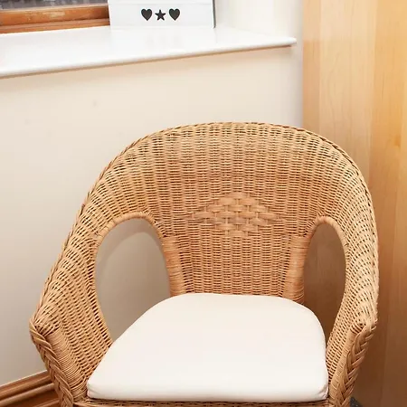 1 Bedroom By Gloucester Road